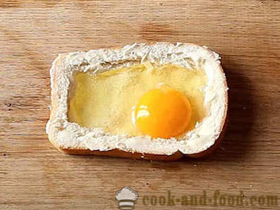 Karstā sviestmaize ar olu un sieru krāsnī brokastīm