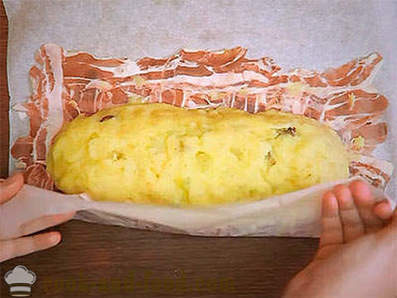 Kartupeļu kūka ar bekonu ar sēnēm un sieru cepeškrāsnī