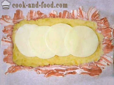 Kartupeļu kūka ar bekonu ar sēnēm un sieru cepeškrāsnī