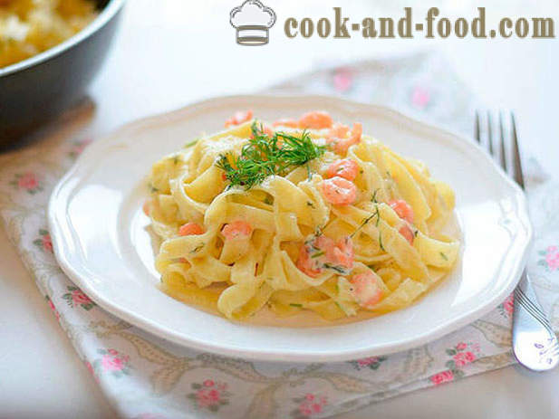 Fettuccine pasta ar garnelēm krējuma mērcē