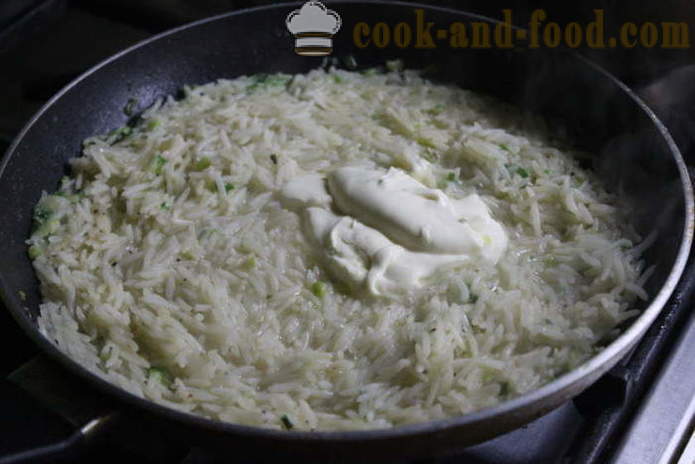 Delicious drupans rīsi rotāt ar skābo krējumu un zaļumiem - kā pagatavot gardu garnīrs par rīsu, soli pa solim recepšu fotogrāfijas