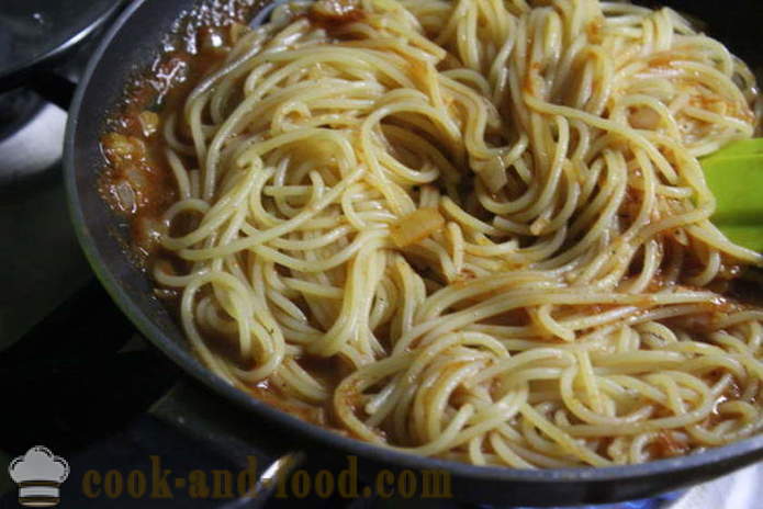 Spageti ar tunzivs konservu tomātu-krējuma mērcē - gan garšīgi gatavot spageti, soli pa solim recepšu fotogrāfijas