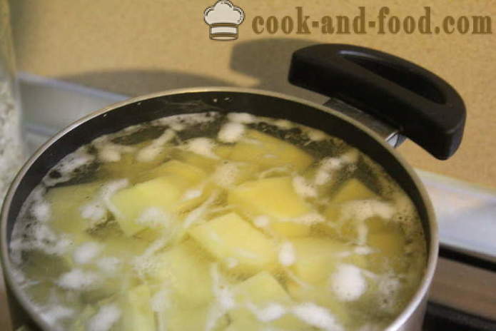 Kartupeļi, kartupeļu biezenis ar selerijas un sīpoliem - kā padarīt kartupeļu biezeni ar sīpoliem un selerijas, soli pa solim recepšu fotogrāfijas