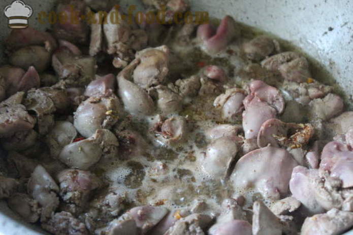 Cepts vistas aknas skābā krējuma, burkāniem un sīpoliem - kā gatavot garšīgas vistas aknas krāsnī, ar soli pa solim recepšu fotogrāfijas