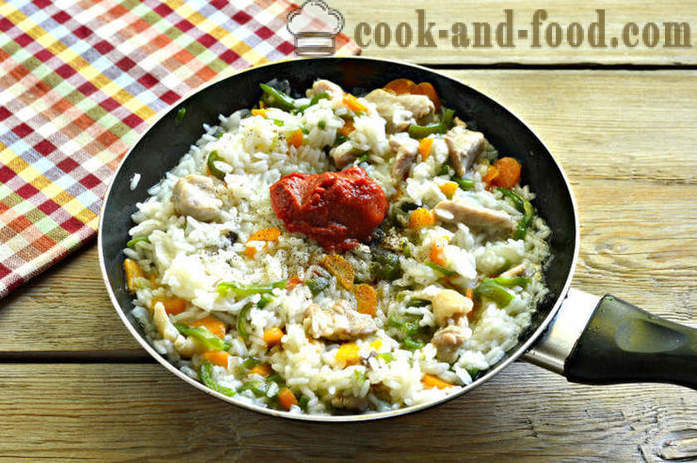 Rīsi ar dārzeņiem un vistu - gan garšīgs vistas pavārs rīsu pannas, soli pa solim recepšu fotogrāfijas