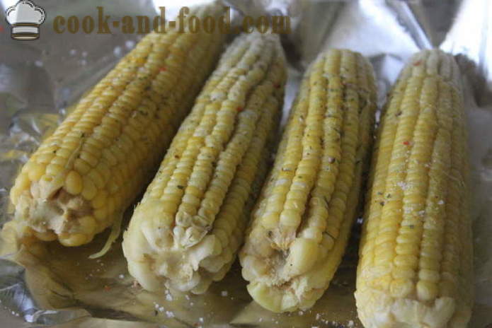 Kukurūzas cep cepeškrāsnī foliju - kā gatavot kukurūzas vālīte cepeškrāsnī, ar soli pa solim recepšu fotogrāfijas