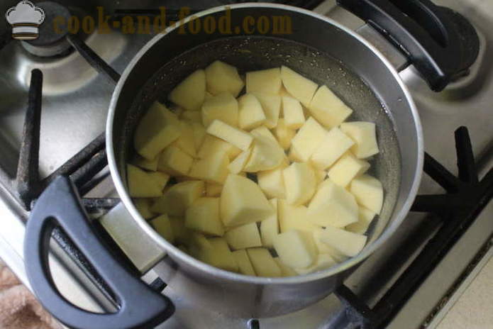 Čehijas kartupeļu zupa ar sēnēm - kā gatavot čehu zupa ar sēnēm, soli pa solim recepšu fotogrāfijas