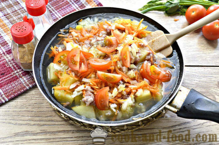 Kartupeļi sautētas ar gaļu un dārzeņiem - kā gatavot garšīgus kartupeļus pannas, soli pa solim recepšu fotogrāfijas