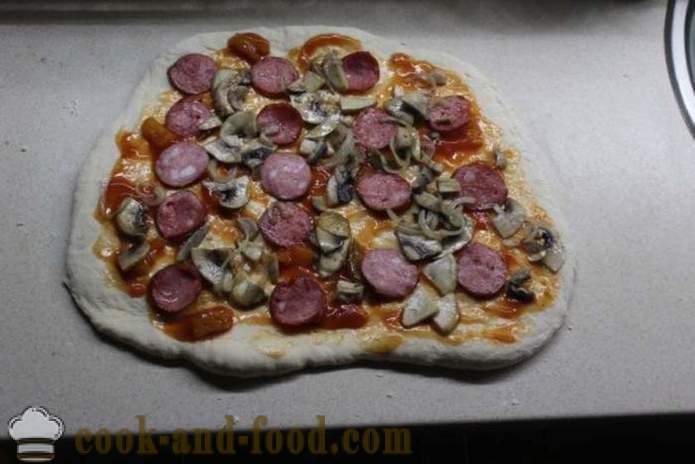 Stromboli - picas rullis rauga mīklas, kā padarīt pizza rullī, soli pa solim recepšu fotogrāfijas