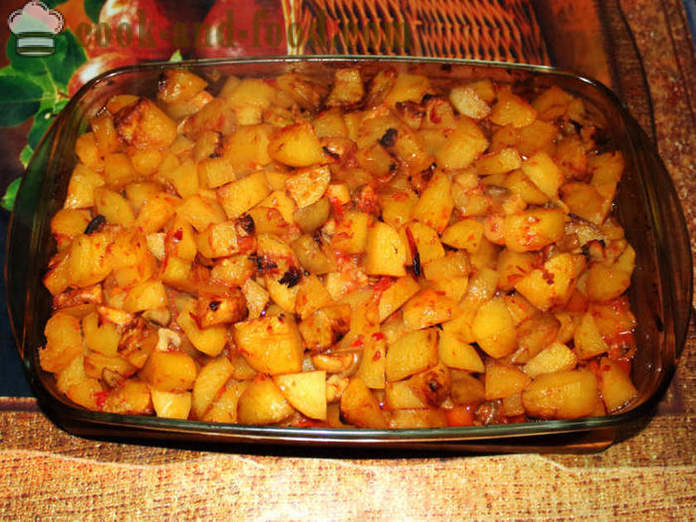 Kartupeļi ar sēnēm cep cepeškrāsnī - piemēram, ceptiem kartupeļiem ar sēnēm, soli pa solim recepšu fotogrāfijas