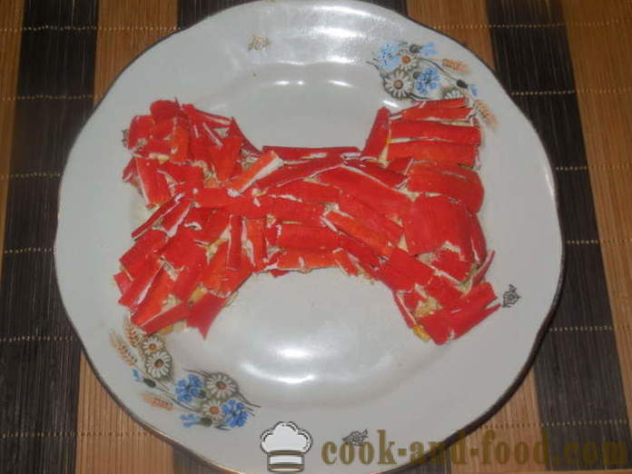 Layered salāti Kaulu gadā suņiem - kā rotā salātus šajā gadā suni, soli pa solim recepšu fotogrāfijas