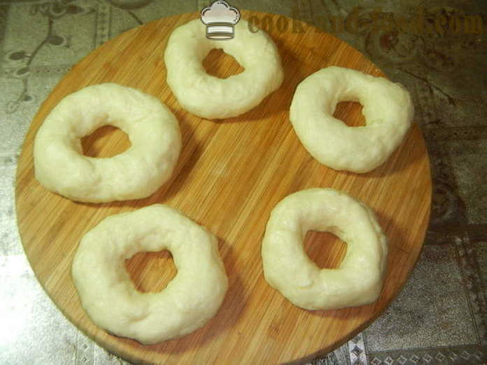 Rauga Donuts kefīru - kā gatavot virtuļus no rauga mīklas, soli pa solim recepšu fotogrāfijas