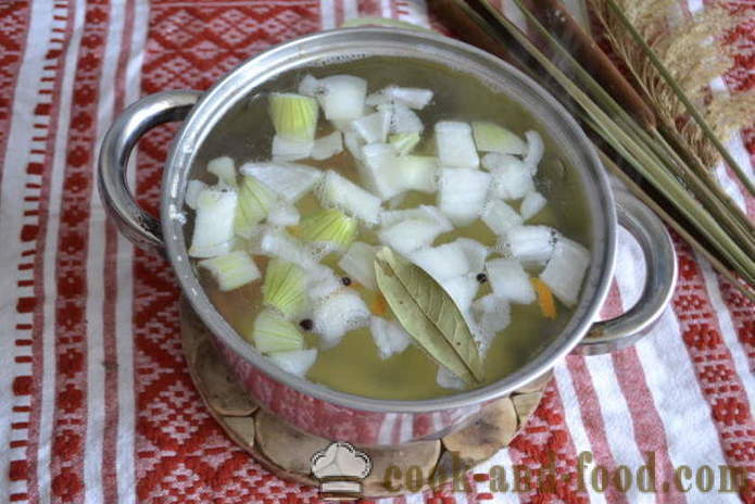 Delicious dārzeņu zupa ar kūpinātu gaļu - kā gatavot dārzeņu zupa, soli pa solim recepšu fotogrāfijas