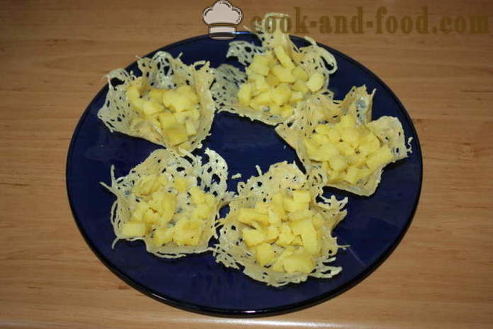 Delicious sēņu salāti ar sieru grozā - kā padarīt siera grozus salātiem, soli pa solim recepšu fotogrāfijas