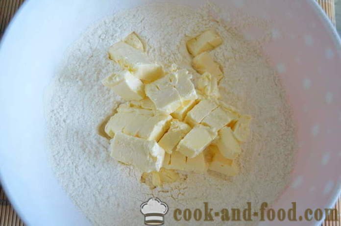 Ķiršu pīrāgs-gliemezis par kefīru - kā gatavot kūka ar ķiršu gliemezis, soli pa solim recepšu fotogrāfijas