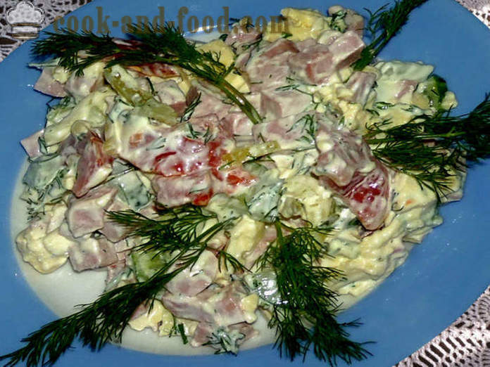 Salāti ar olu kulteni un desu un skābo krējumu - kā sagatavot salāti ar omleti, soli pa solim recepšu fotogrāfijas