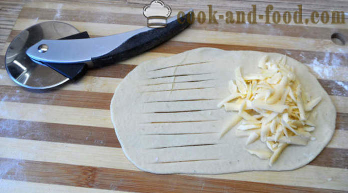 Rauga rullīši ar sieru - kā gatavot oriģinālo uzkodas, soli pa solim recepšu fotogrāfijas