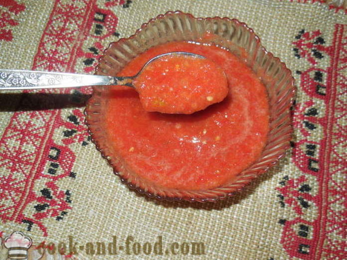 Adjika garšīgs tomātu, zvans un karstā pipari bez cooking - kā gatavot adjika piparus un tomātus
