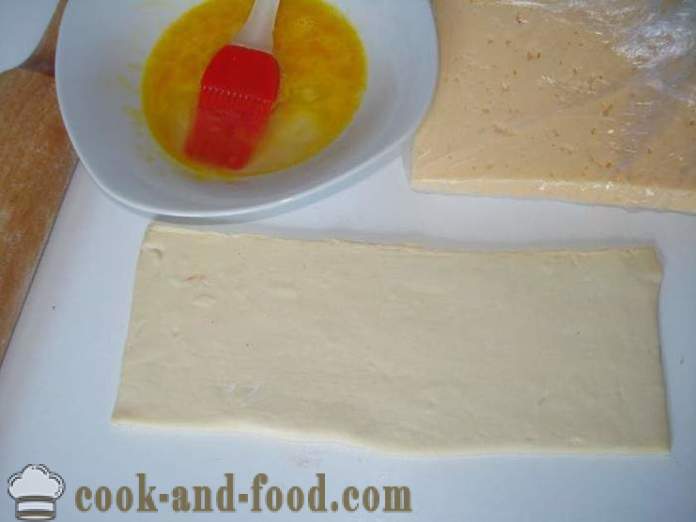 Pašdarināts siers kārtainās mīklas standziņas alus - kā gatavot siera nūjiņas mājās, soli pa solim recepšu fotogrāfijas