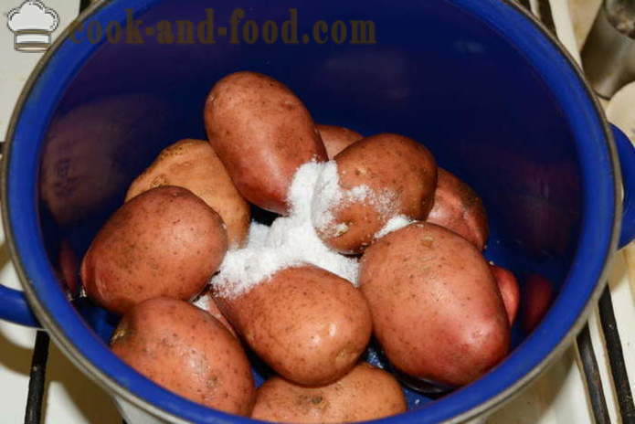 Vārīti kartupeļi viņu ādām uz salātiem - kā gatavot kartupeļus viņu ādām katliņā ar soli pa solim recepšu fotogrāfijas