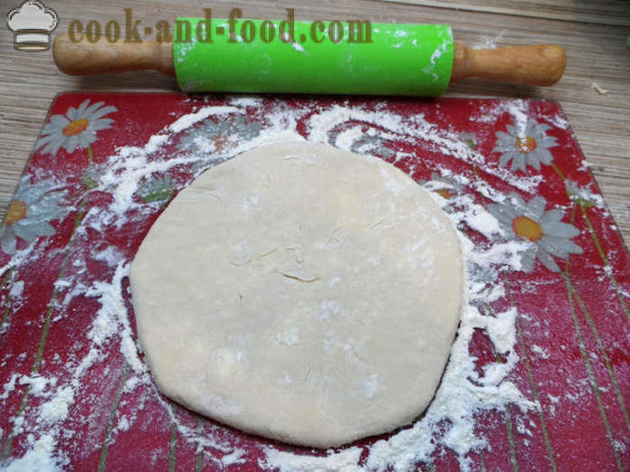 Khachapuri in Imereti sieru - kā padarīt tortiljas ar sieru, pannas, soli pa solim recepšu fotogrāfijas