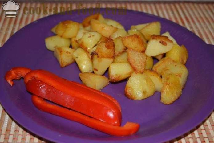 Vārītiem kartupeļiem viņu ādām pannā cepta - garšīgs ēdiens vārītiem kartupeļiem viņu ādām piedevām