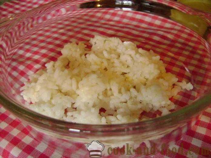 Vienkārši salāti ar rīsiem un olu - kā gatavot zivju salāti ar rīsiem, soli pa solim recepšu fotogrāfijas