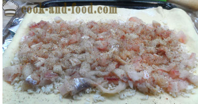 Rauga kūka ar zivju un rīsu un svaigas zivis - kā gatavot pīrāgs ar zivīm krāsnī, ar soli pa solim recepšu fotogrāfijas