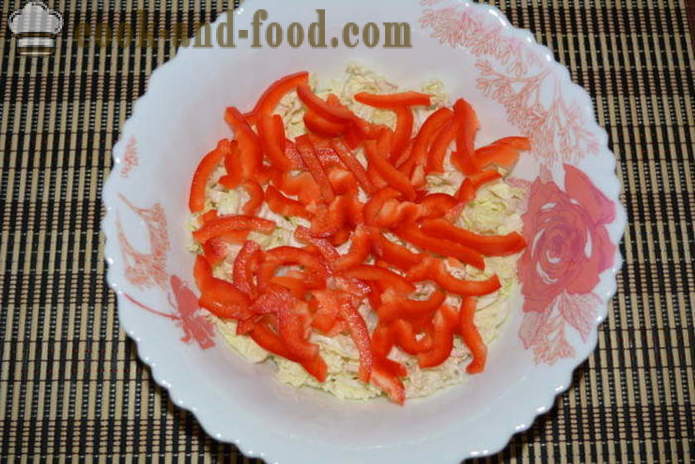 Salāti ar Ķīnas kāpostiem, tomātiem un papriku - kā sagatavot salāti ar Ķīnas kāpostiem, soli pa solim recepšu fotogrāfijas