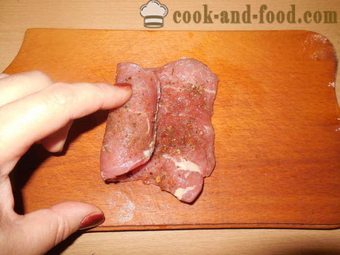 Gaļas ruļļi pildījumu krāsnī - kā gatavot gaļas ruletes uz iesmiem, soli pa solim recepšu fotogrāfijas