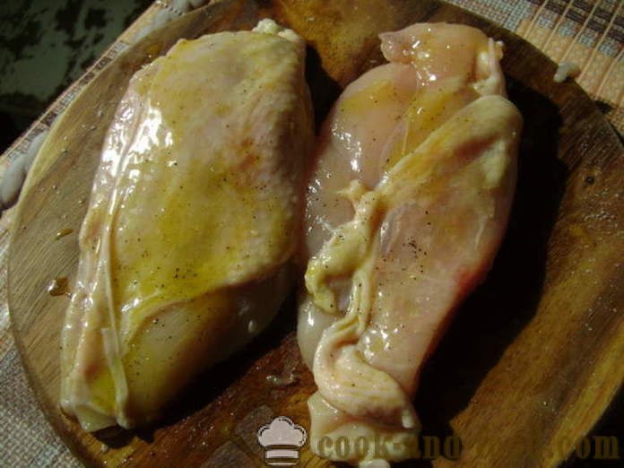 Vistas krūtiņa ar kārtu omlete pannā, - kā gatavot vistas krūtiņas ar kažoku vakariņās, ar soli pa solim recepšu fotogrāfijas