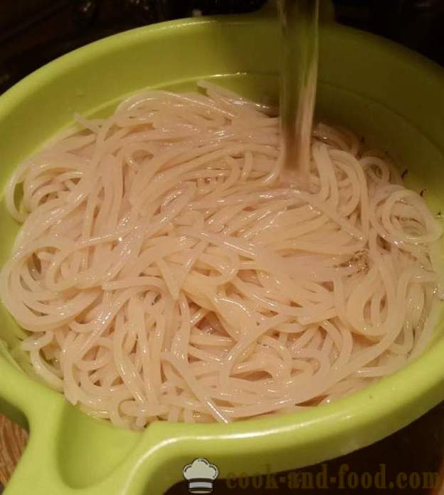 Kā pagatavot spageti kausā - soli pa solim recepšu fotogrāfijas