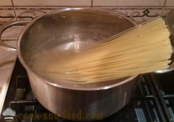 Kā pagatavot spageti kausā - soli pa solim recepšu fotogrāfijas