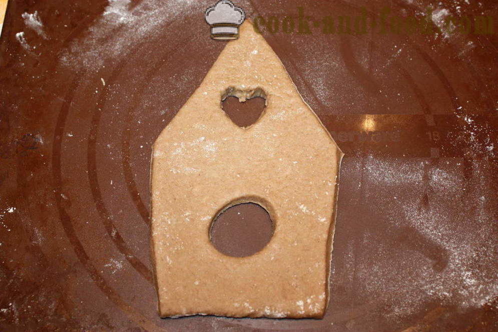 Ziemassvētku piparkūkas māja ar savām rokām - piemēram, kā cept piparkūkas māja mājās uz Vecgada, soli pa solim recepšu fotogrāfijas