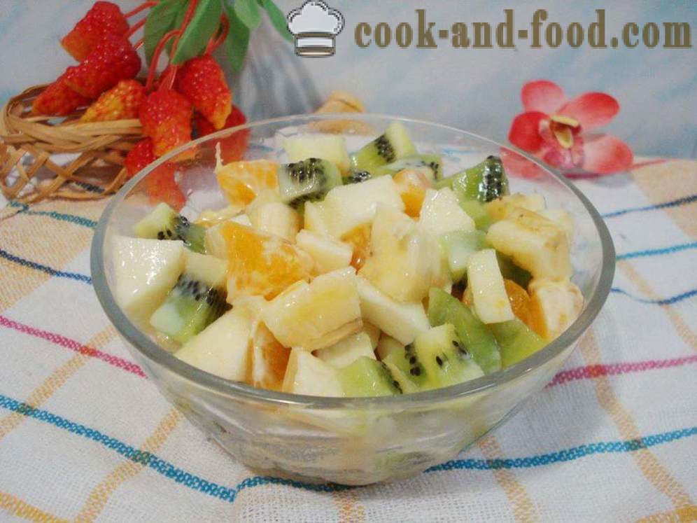 Vienkārša augļu salāti ar iebiezināto pienu - kā padarīt augļu salāti, soli pa solim recepšu fotogrāfijas