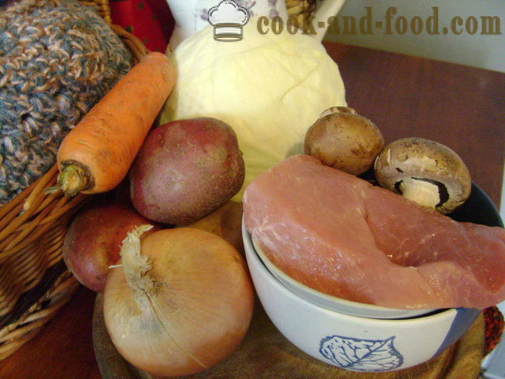 Sautēti kāposti ar kartupeļiem, vistu un sēnēm - gan garšīgi gatavot sautētiem kāpostiem, soli pa solim recepšu fotogrāfijas