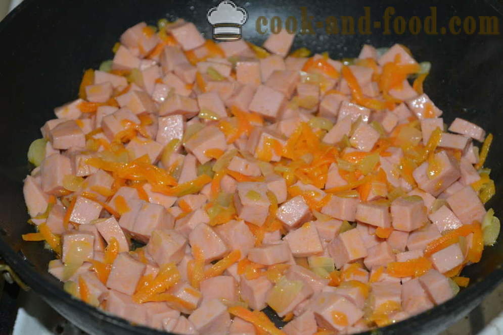 Kartupeļu zupa ar grauzdiņiem un salami - kā padarīt zupa no kartupeļiem, soli pa solim recepšu fotogrāfijas
