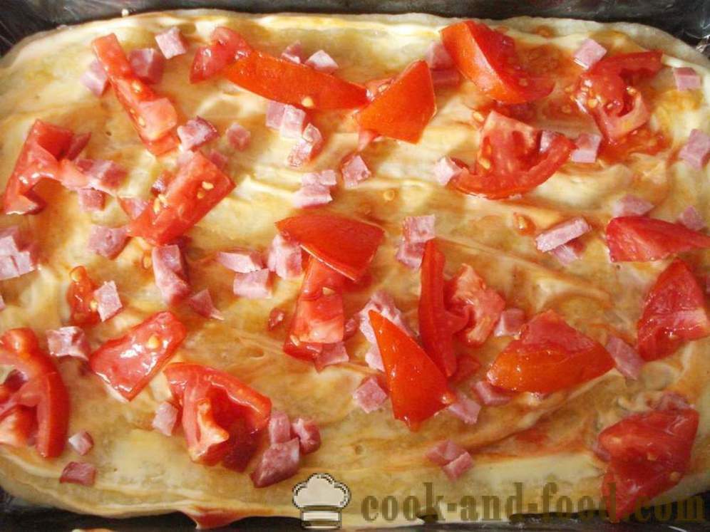 Pica no gatavās rauga mīkla cepeškrāsnī - kā padarīt picu ar desu mājās, soli pa solim recepšu fotogrāfijas