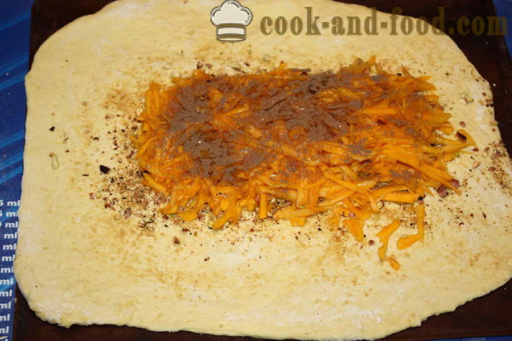 Rauga kūka ar ķirbi līdzīgiem gatavot ķirbju pīrāgs ar lēcienus un robežas, ar soli pa solim recepšu fotogrāfijas