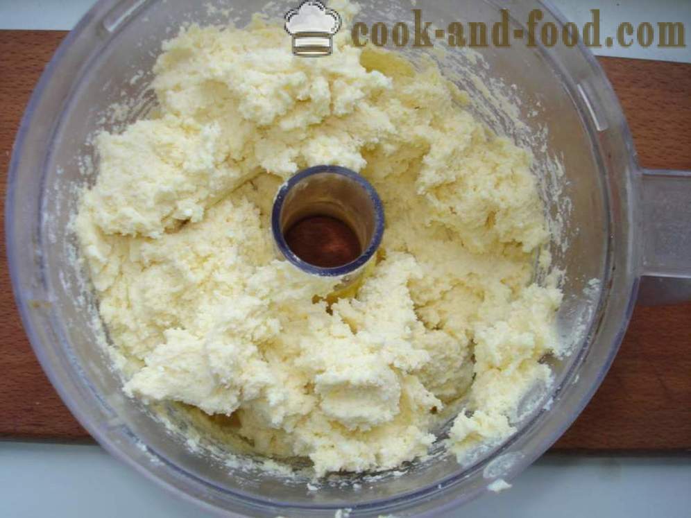 Siera ar ogām jāņogu - kā pagatavot siera kūkas pannā, ar soli pa solim recepšu fotogrāfijas