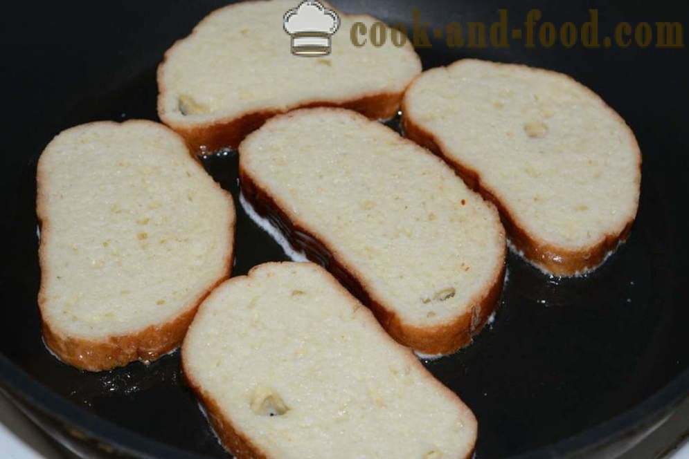 Sweet klaips grauzdiņš ar olu un piena pannā - kā padarīt klaipu grauzdiņš pannā, soli pa solim recepšu fotogrāfijas
