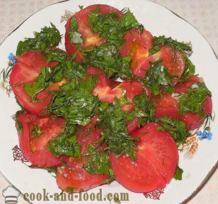 Ātrās sālīti tomāti ar ķiplokiem un zaļumiem pannā - recepte marinētu tomātu, ar fotogrāfijām
