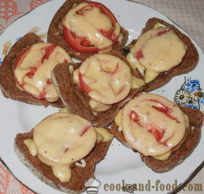 Gardi karstie sviestmaizes ar sēnes sēnēm - recepte karstā sviestmaizes cepeškrāsnī - ar fotogrāfijām