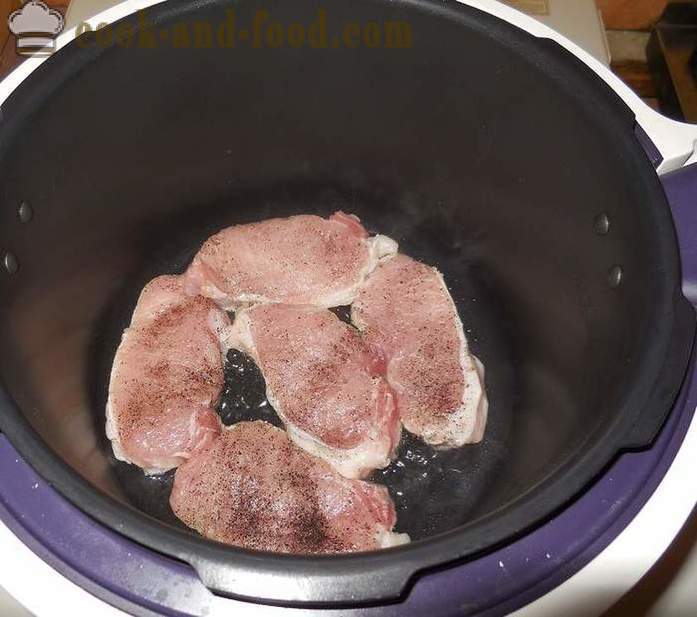 Sulīgs cūkgaļas steiks ar sīpoliem - kā gatavot gardu steiku ar multivarka - soli pa solim recepšu fotogrāfijas