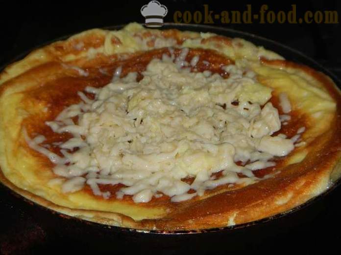 Delicious gaisa omlete ar skābo krējumu pannā, - kā pagatavot olu kulteni ar sieru, recepšu soli pa solim ar fotogrāfijām.