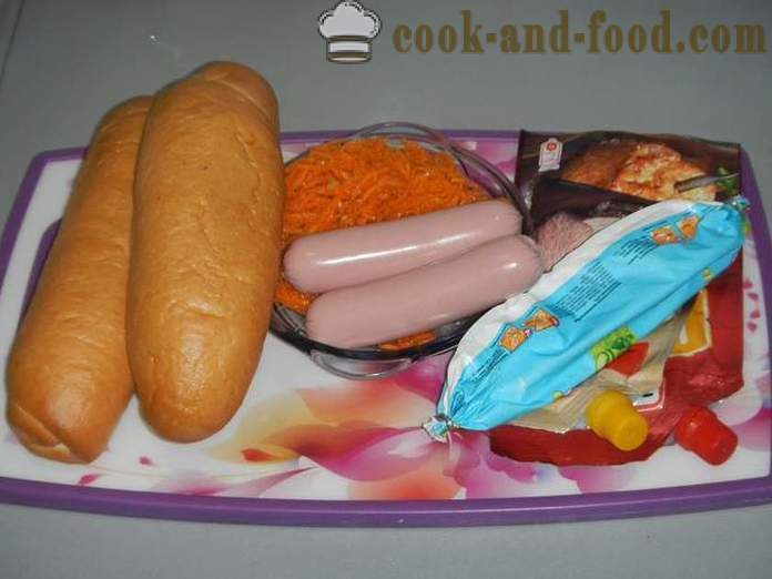 Delicious mājās hotdogs - kā padarīt karstu suni, soli pa solim recepti ar fotogrāfijām.