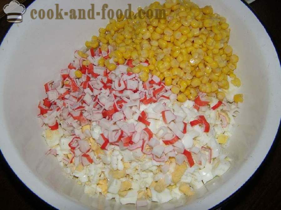 Krabju salāti - recepte klasisks un vienkāršs, ar fotogrāfijām. Kā pagatavot gardu krabju salāti ar kukurūzu, rīsiem un gurķu