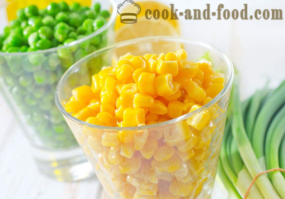 4 recepte salāti no kukurūzas un zaļajiem zirnīšiem