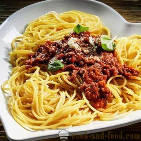 Trīs mērce recepte spageti