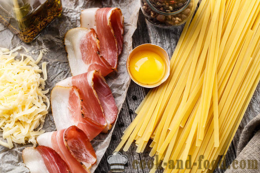 Itāļu virtuve: pasta Carbonara trīs receptes ar krēmu